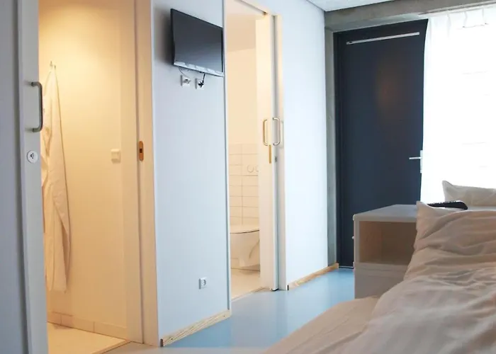 Otel Dbu & Kursuscenter 2*